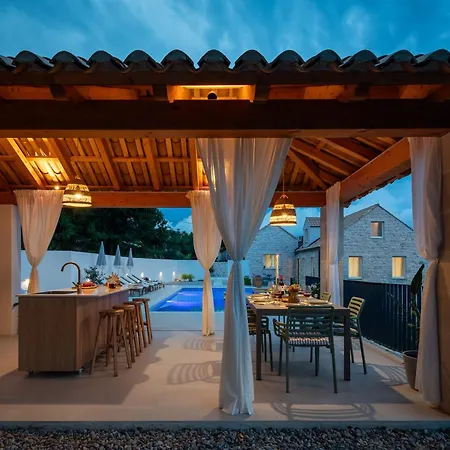 Emelie, Luxury Oasis Near Dubrovnik * Zastolje