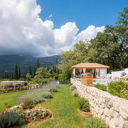 Emelie, Luxury Oasis Near Dubrovnik Vila *