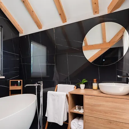 Emelie, Luxury Oasis Near Dubrovnik Vila *